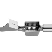 WMF Knoflookpers Profi Plus 18 cm - Inclusief GRATIS Cookinglife Olie Verstuiver 100 ml