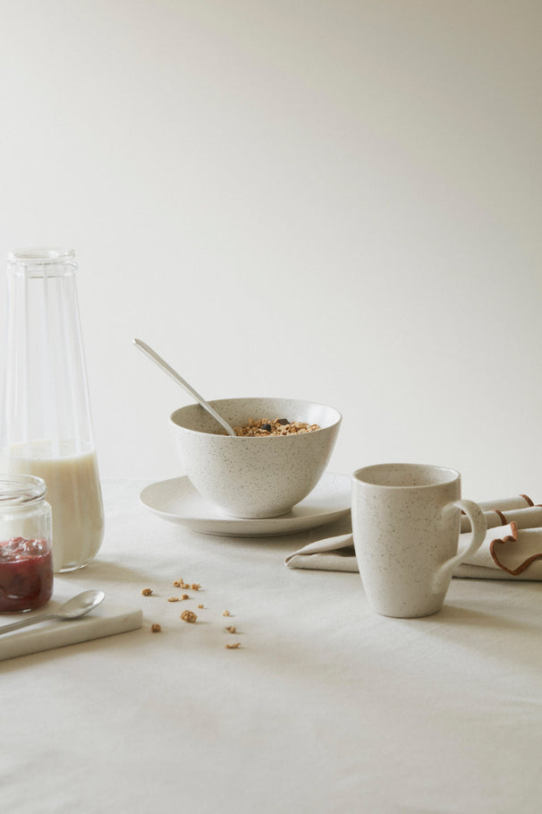 Broste Copenhagen Ontbijtset Nordic Vanilla 6-delig / 2  personen - 2 ontbijtborden, 2 kommen en 2 kopjes