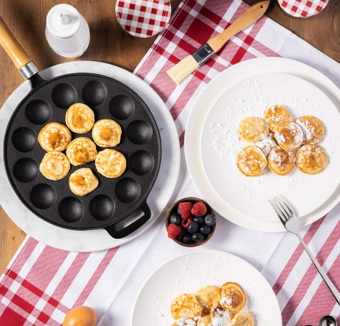 Pancake and crepe pans